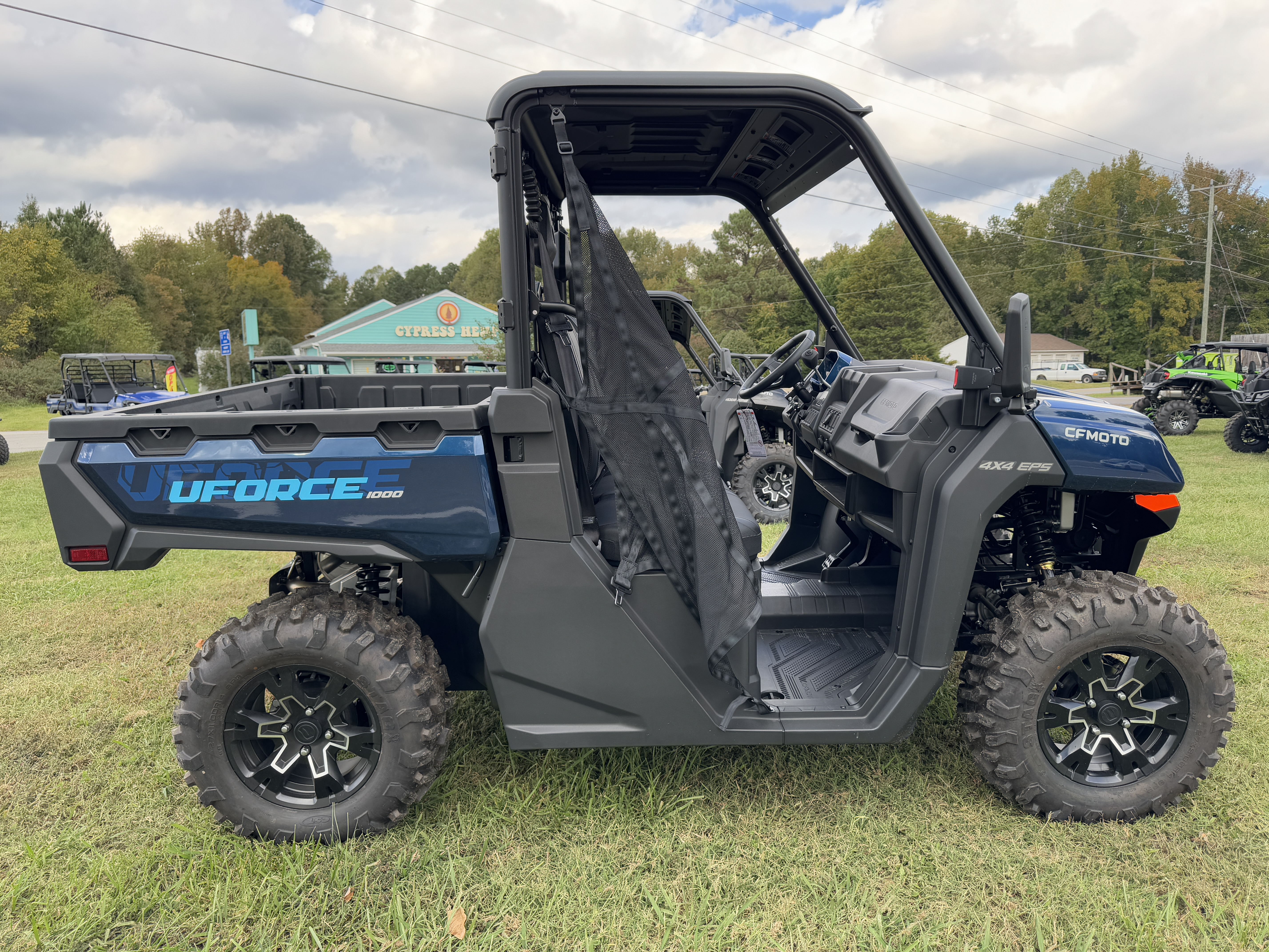2025 CFMOTO UFORCE 1000 - Photo 8